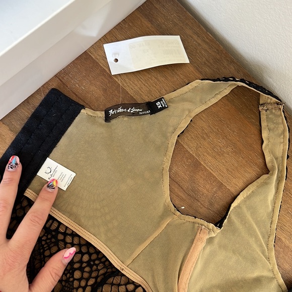 For love and lemons bralette. NWT. Black lace. XS - Picture 3 of 5